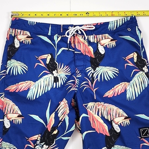 American Outfitters Men's Swim Shorts Toucan Tropical Print Blue Coral Size XL - Picture 14 of 16